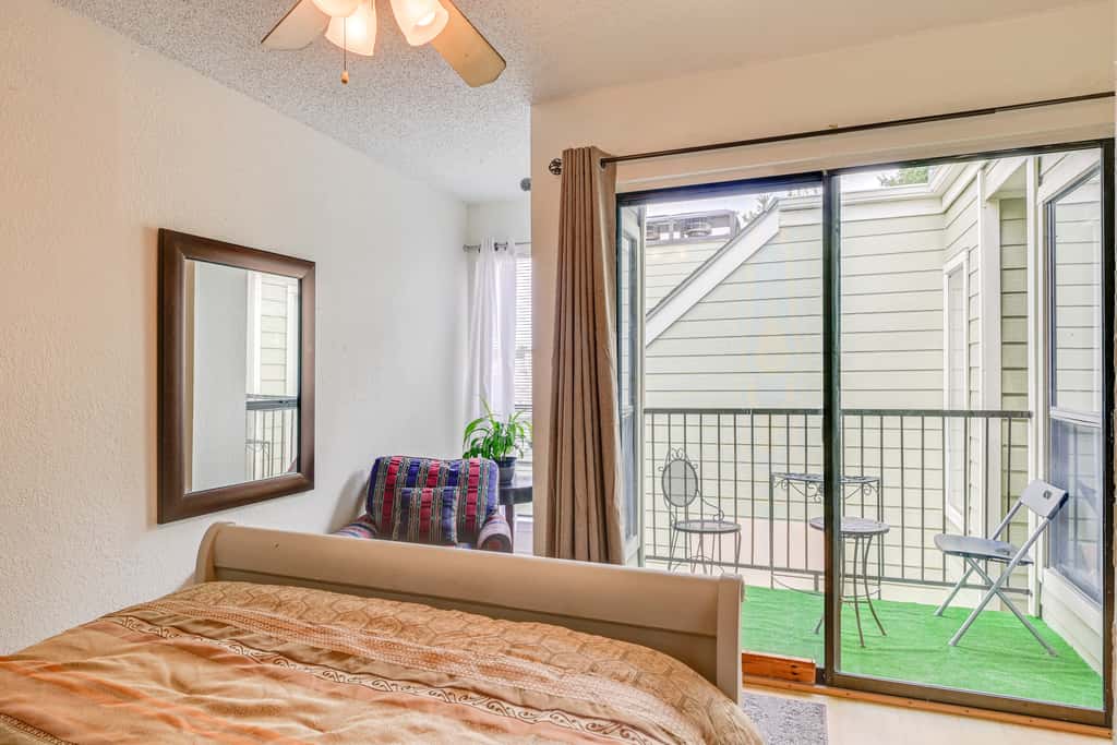 3 Mi to Dtwn Fort Worth! Condo w/ Hot Tub & Pool