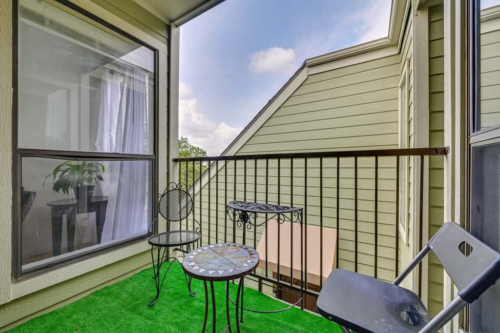 3 Mi to Dtwn Fort Worth! Condo w/ Hot Tub & Pool