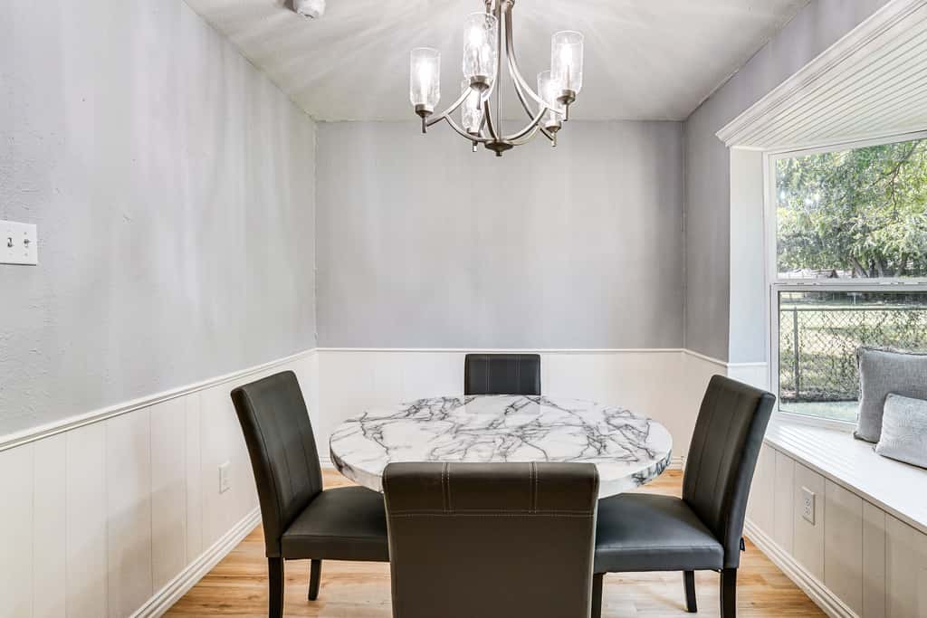Family Home in Ft Worth Suburbs Near Benbrook Lake