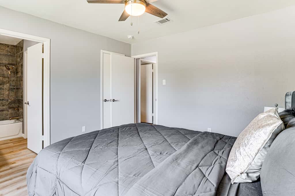 Family Home in Ft Worth Suburbs Near Benbrook Lake