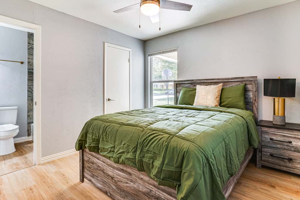 Family Home in Ft Worth Suburbs Near Benbrook Lake