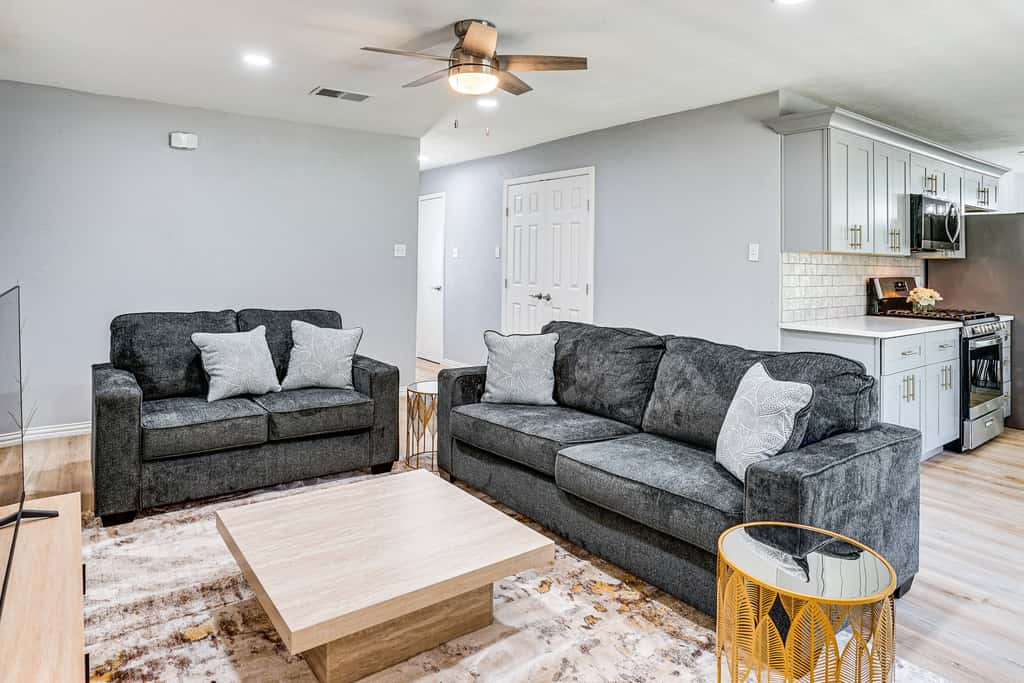 Family Home in Ft Worth Suburbs Near Benbrook Lake