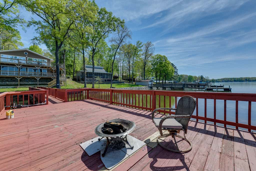 Pet-Friendly Lexington Vacation Rental on Lake!