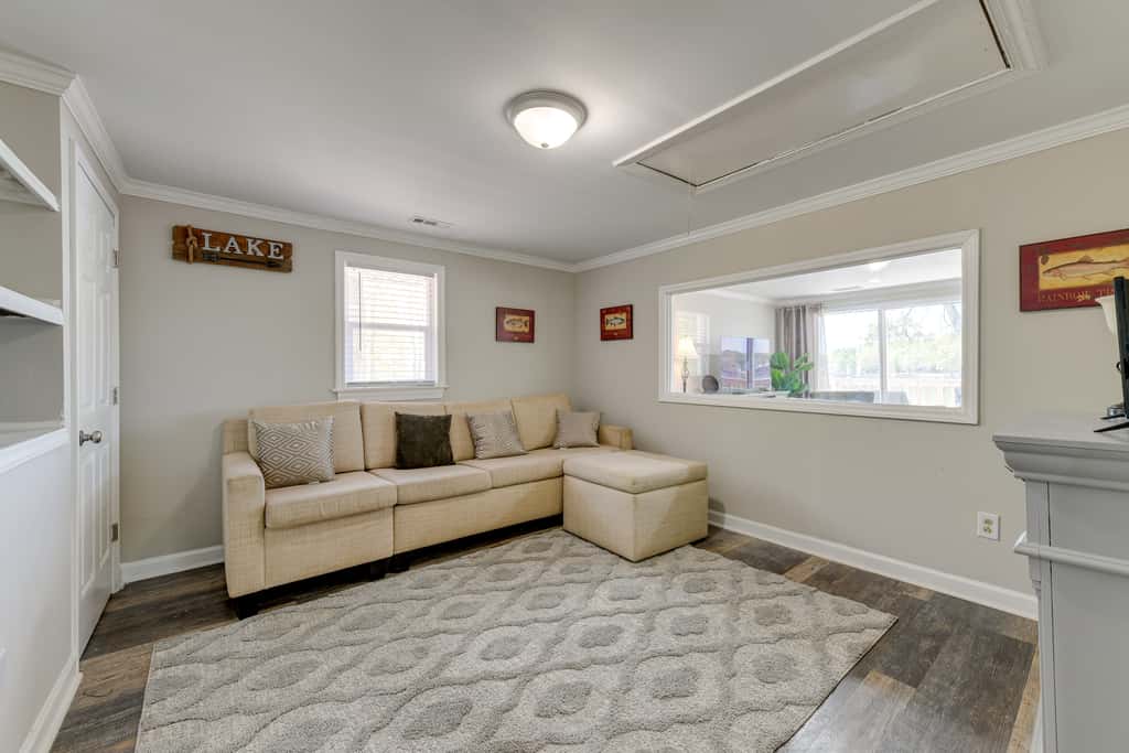 Pet-Friendly Lexington Vacation Rental on Lake!