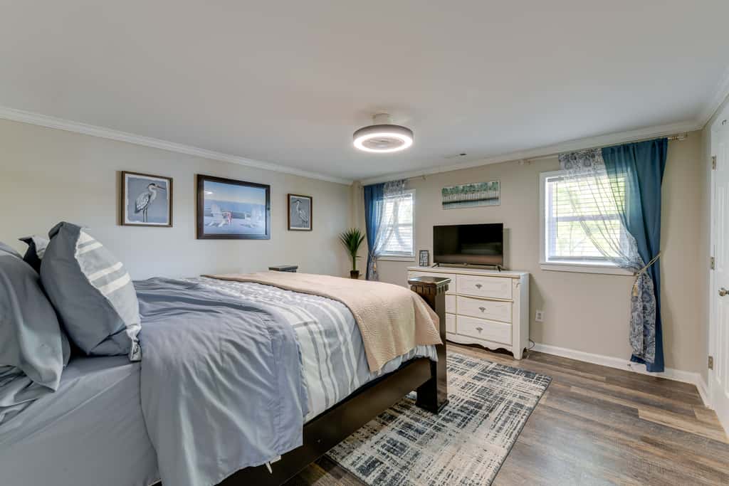 Pet-Friendly Lexington Vacation Rental on Lake!