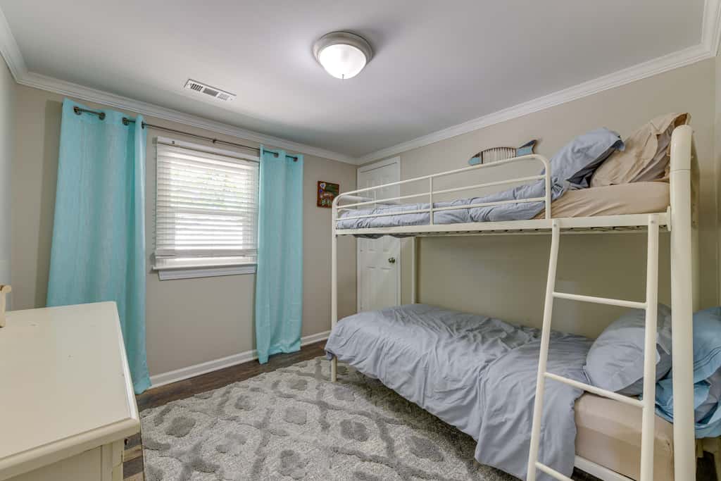 Pet-Friendly Lexington Vacation Rental on Lake!
