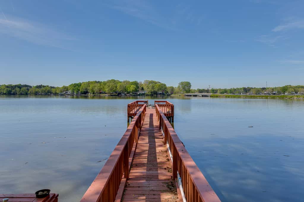 Pet-Friendly Lexington Vacation Rental on Lake!