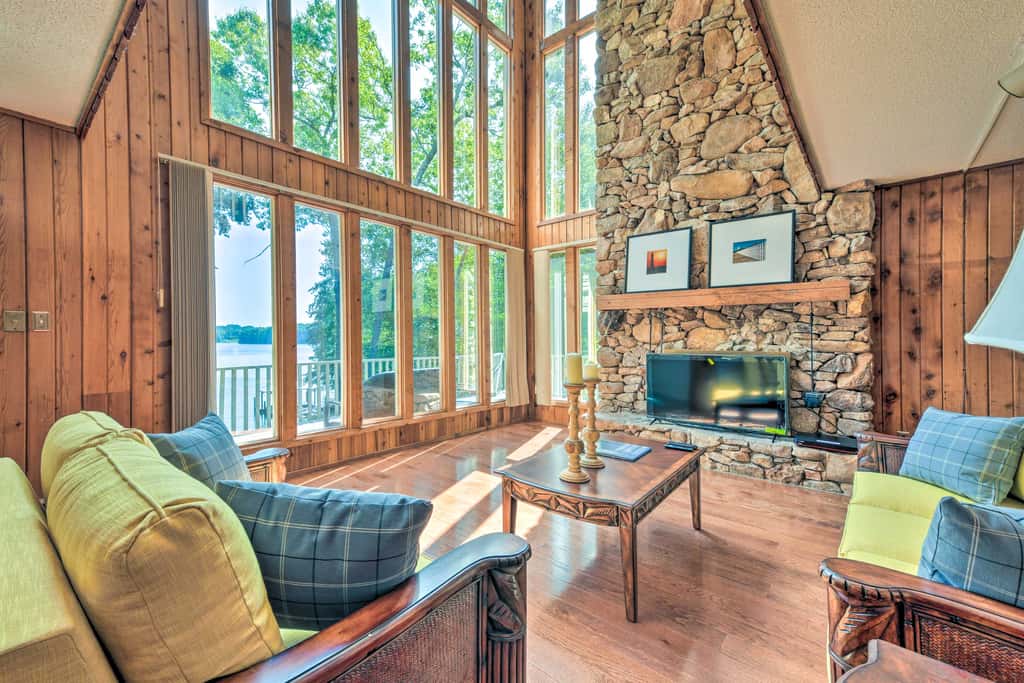Quaint Lake Norman Home w/ Boat Dock + Grill!