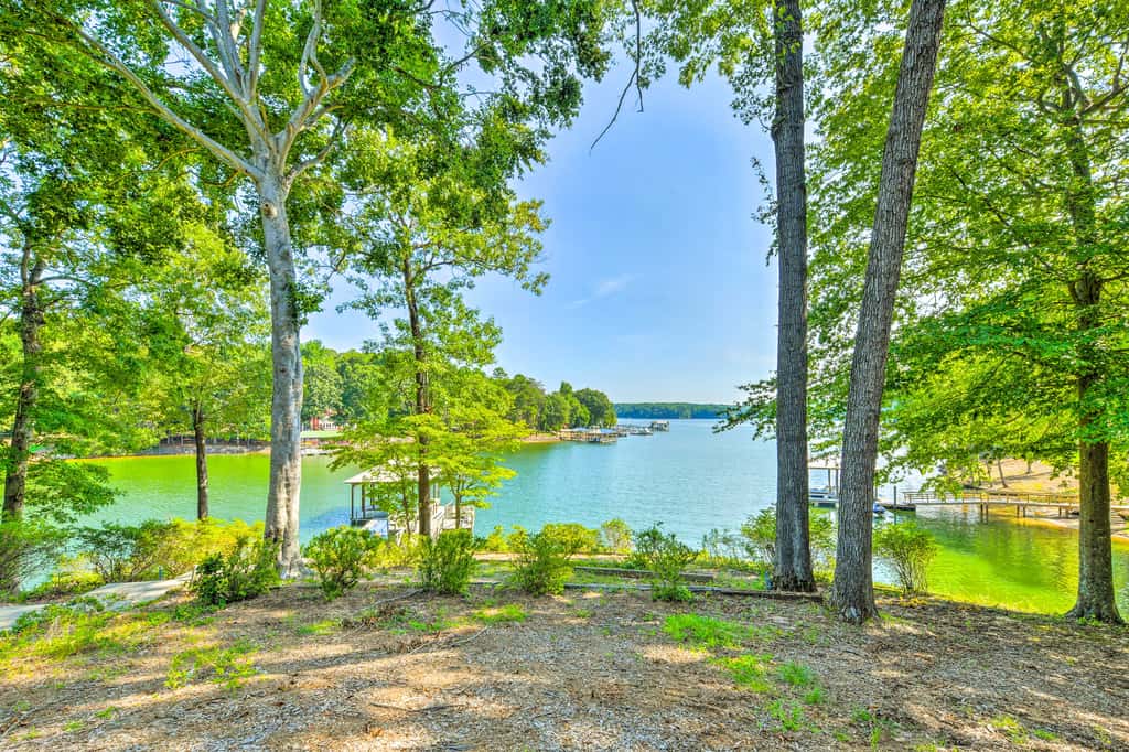 Quaint Lake Norman Home w/ Boat Dock + Grill!
