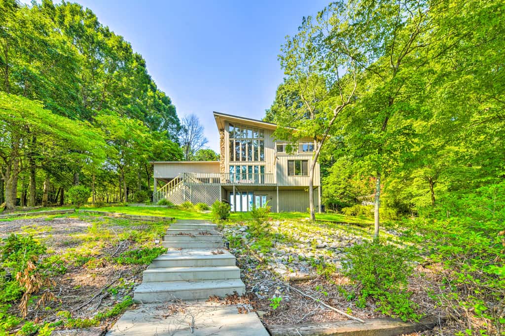 Quaint Lake Norman Home w/ Boat Dock + Grill!