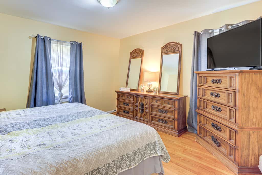 5 Mi to Dtwn ATL! Family Home w/ Veranda & Yard