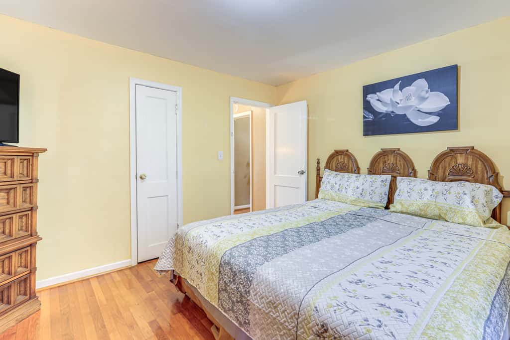 5 Mi to Dtwn ATL! Family Home w/ Veranda & Yard