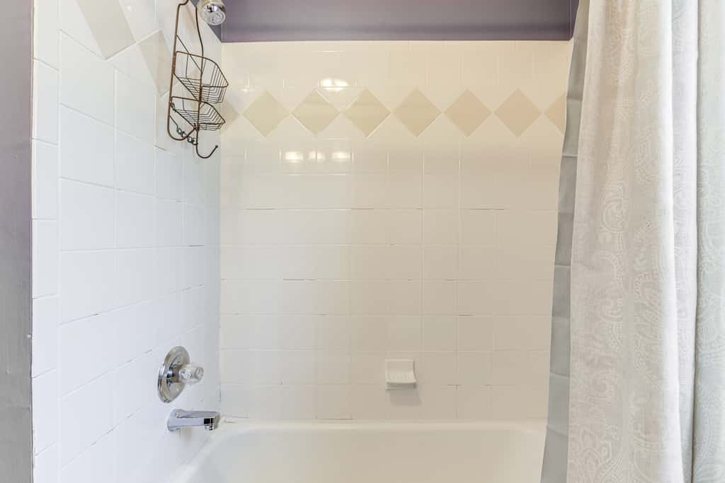5 Mi to Dtwn ATL! Family Home w/ Veranda & Yard