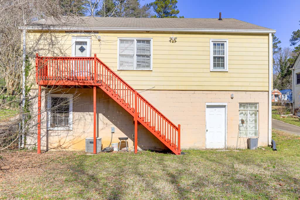 5 Mi to Dtwn ATL! Family Home w/ Veranda & Yard