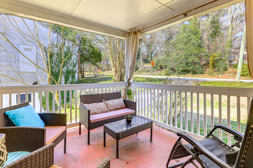 5 Mi to Dtwn ATL! Family Home w/ Veranda & Yard