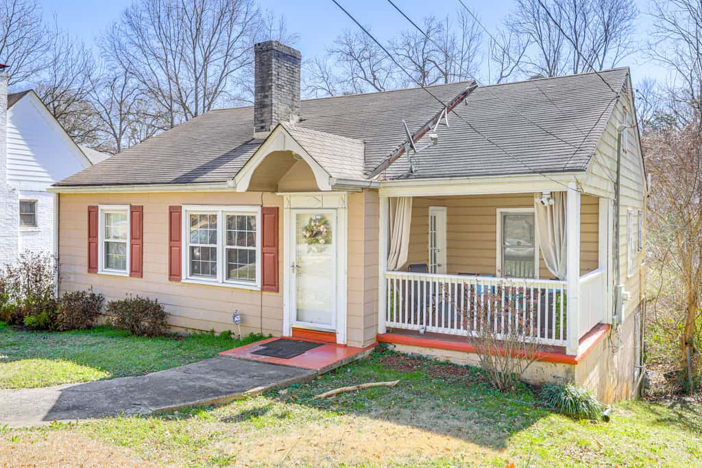 5 Mi to Dtwn ATL! Family Home w/ Veranda & Yard