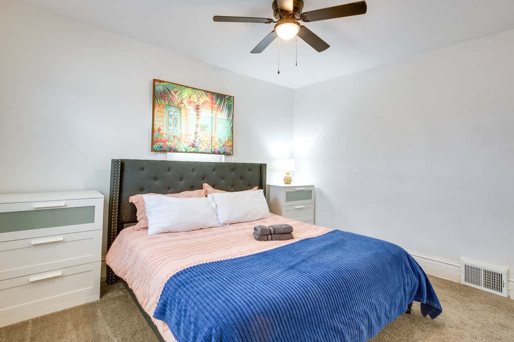 Luxurious 2BR Kansas City Condo Near Downtown