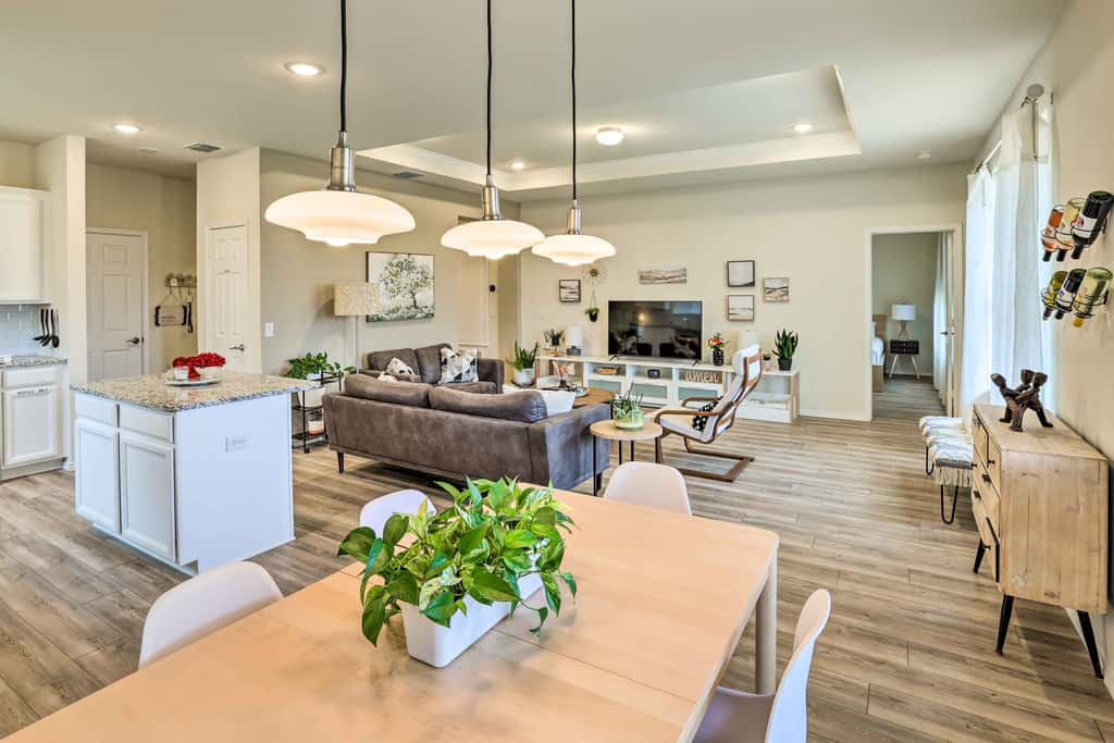 Sleek Fort Worth Home w/ Patio - Pets Welcome!