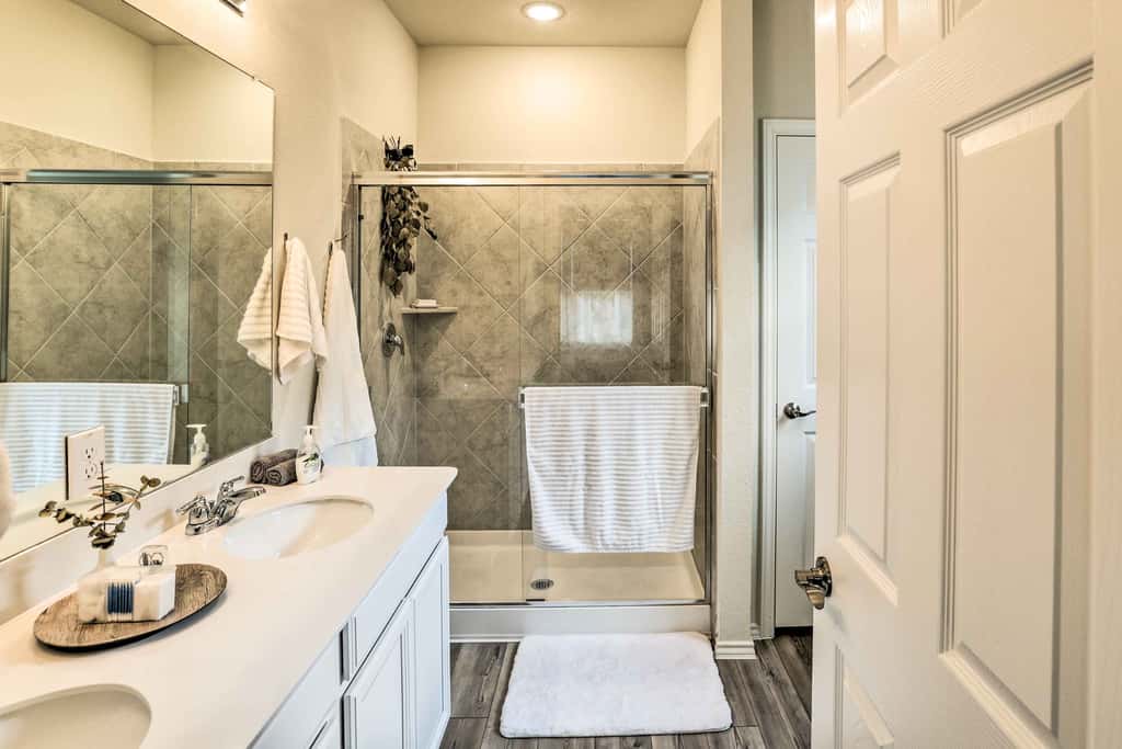 Sleek Fort Worth Home w/ Patio - Pets Welcome!