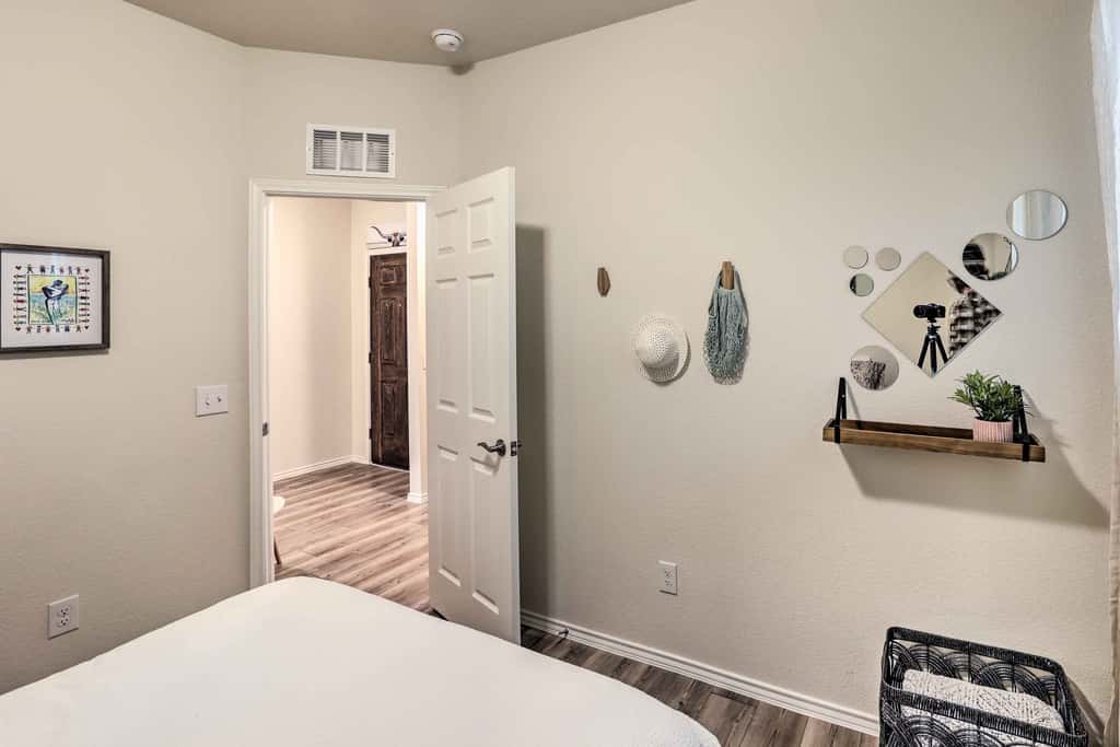 Sleek Fort Worth Home w/ Patio - Pets Welcome!