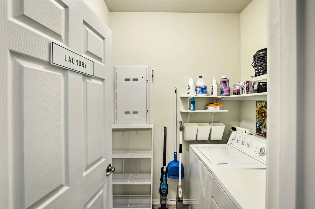 Sleek Fort Worth Home w/ Patio - Pets Welcome!