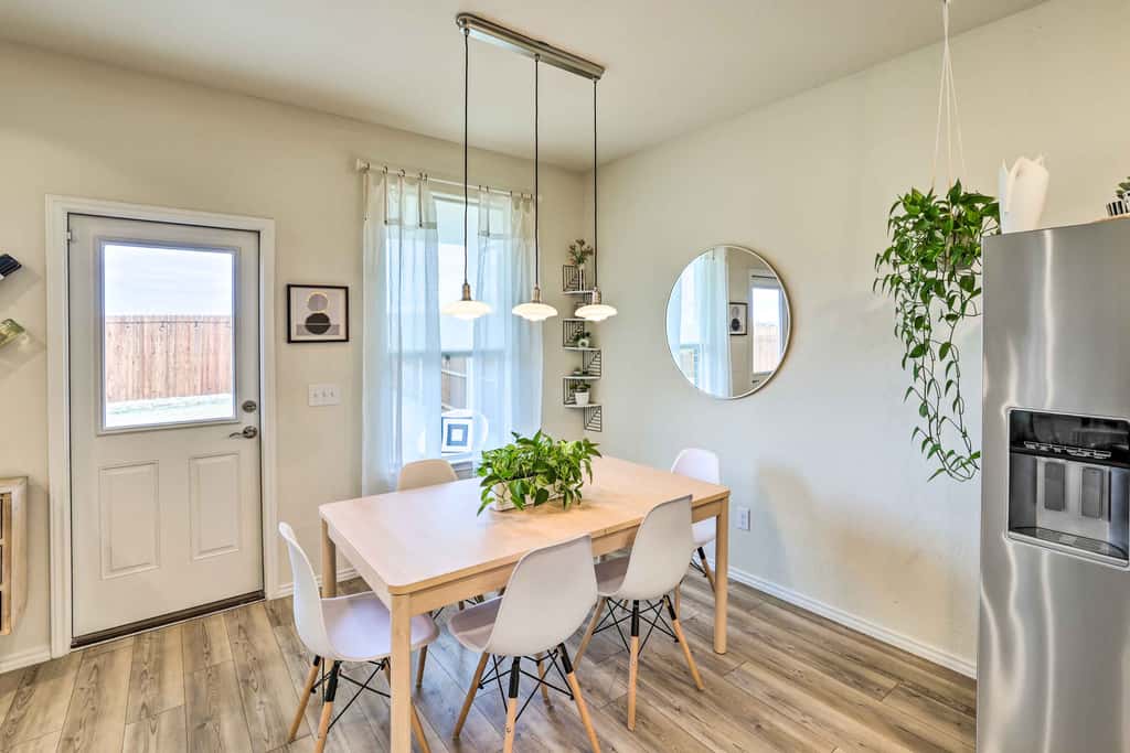 Sleek Fort Worth Home w/ Patio - Pets Welcome!
