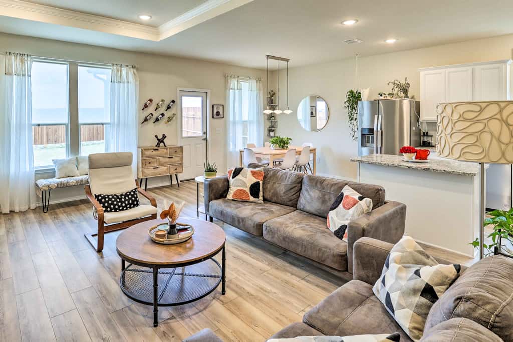 Sleek Fort Worth Home w/ Patio - Pets Welcome!