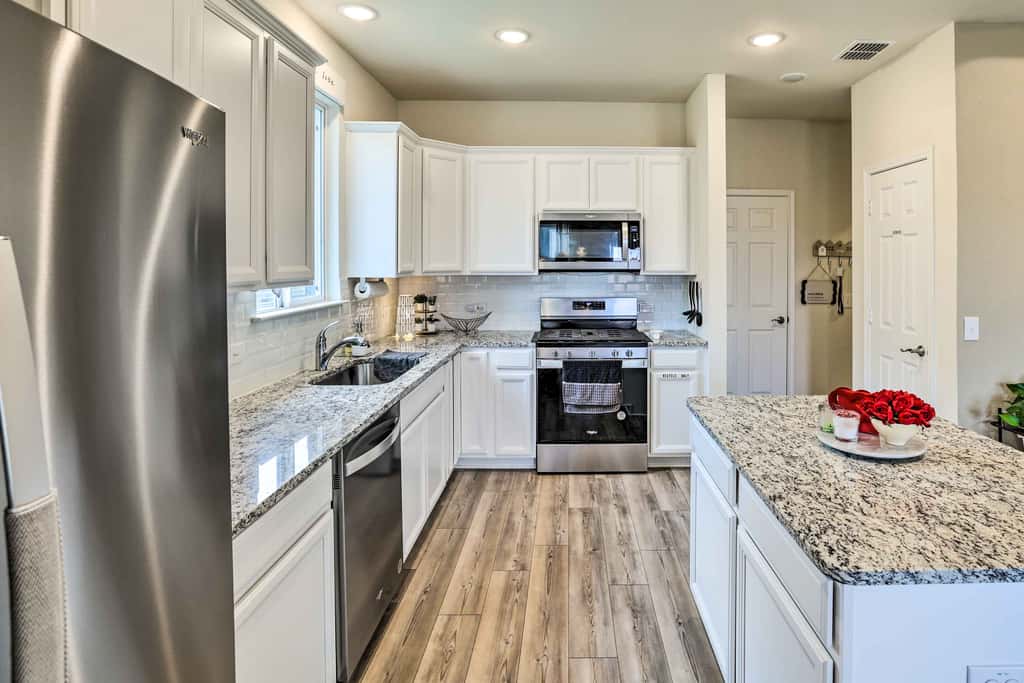 Sleek Fort Worth Home w/ Patio - Pets Welcome!