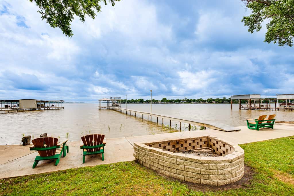 Private Dock & Deck: Eagle Mountain Lake Retreat!