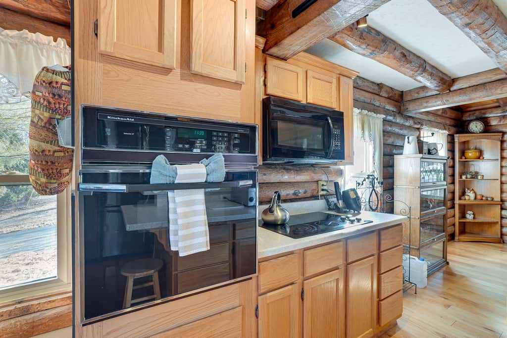 Hike, Fish & Boat Nearby! Bloomington Family Cabin
