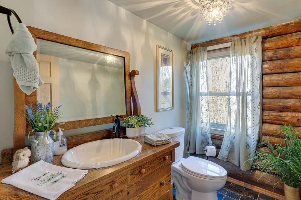 Hike, Fish & Boat Nearby! Bloomington Family Cabin
