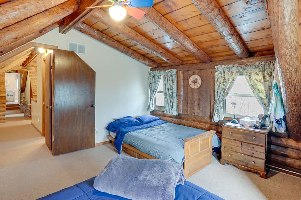 Hike, Fish & Boat Nearby! Bloomington Family Cabin