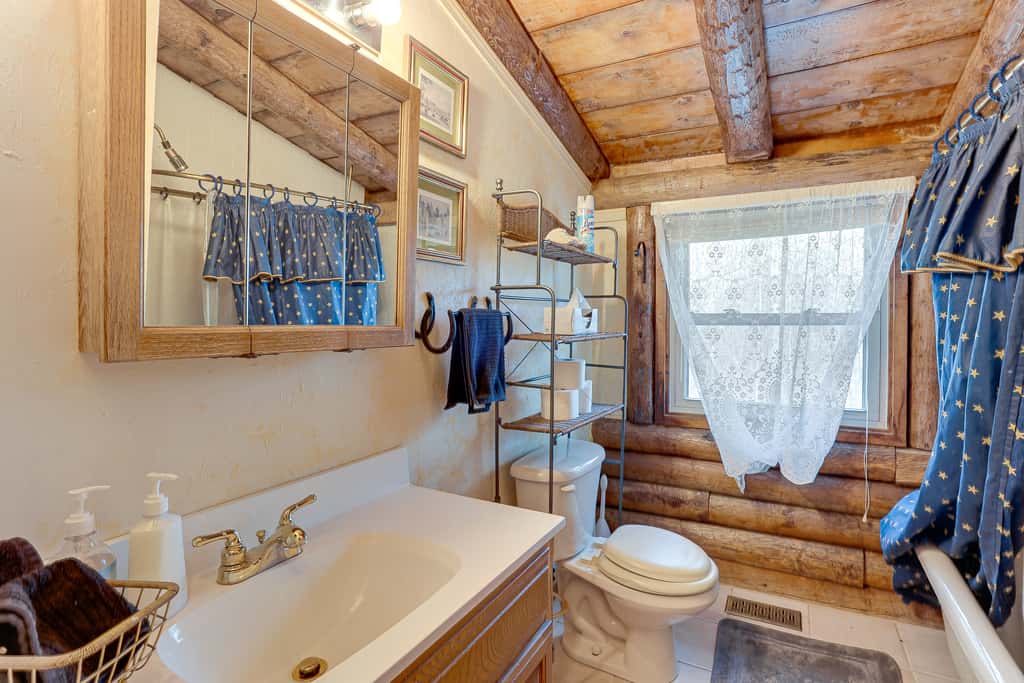 Hike, Fish & Boat Nearby! Bloomington Family Cabin