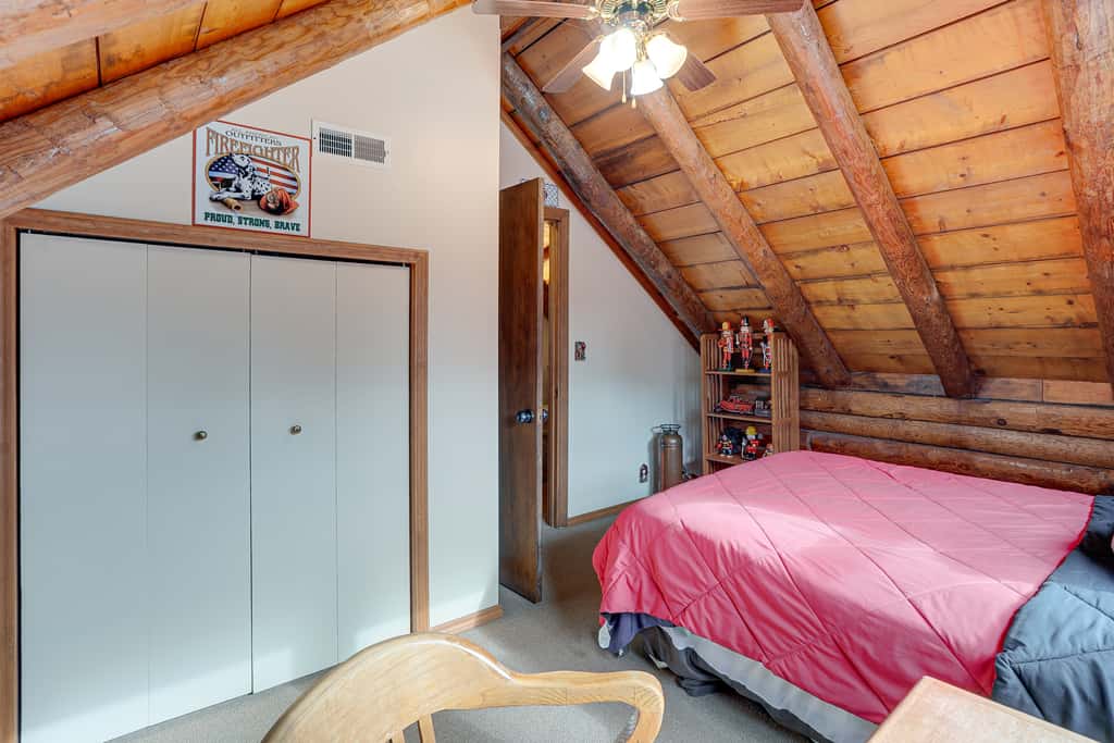 Hike, Fish & Boat Nearby! Bloomington Family Cabin