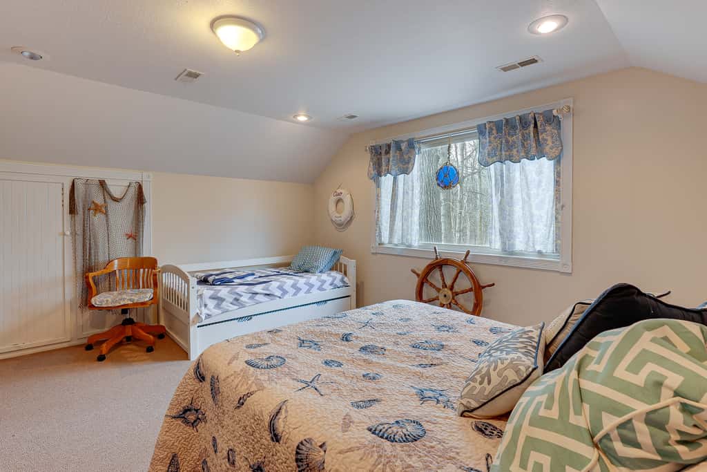 Hike, Fish & Boat Nearby! Bloomington Family Cabin