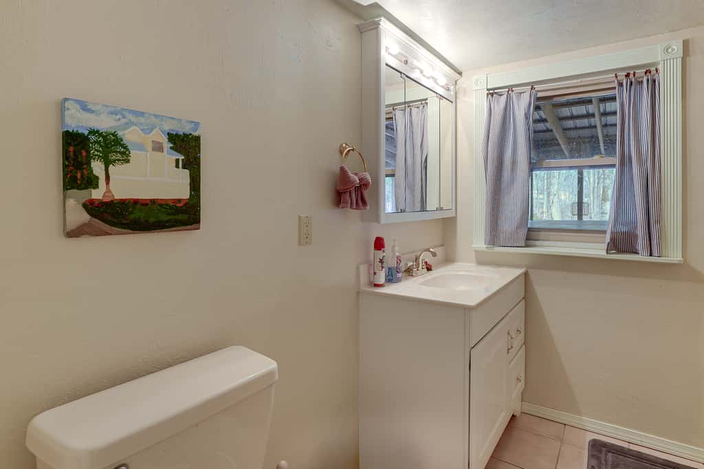Hike, Fish & Boat Nearby! Bloomington Family Cabin