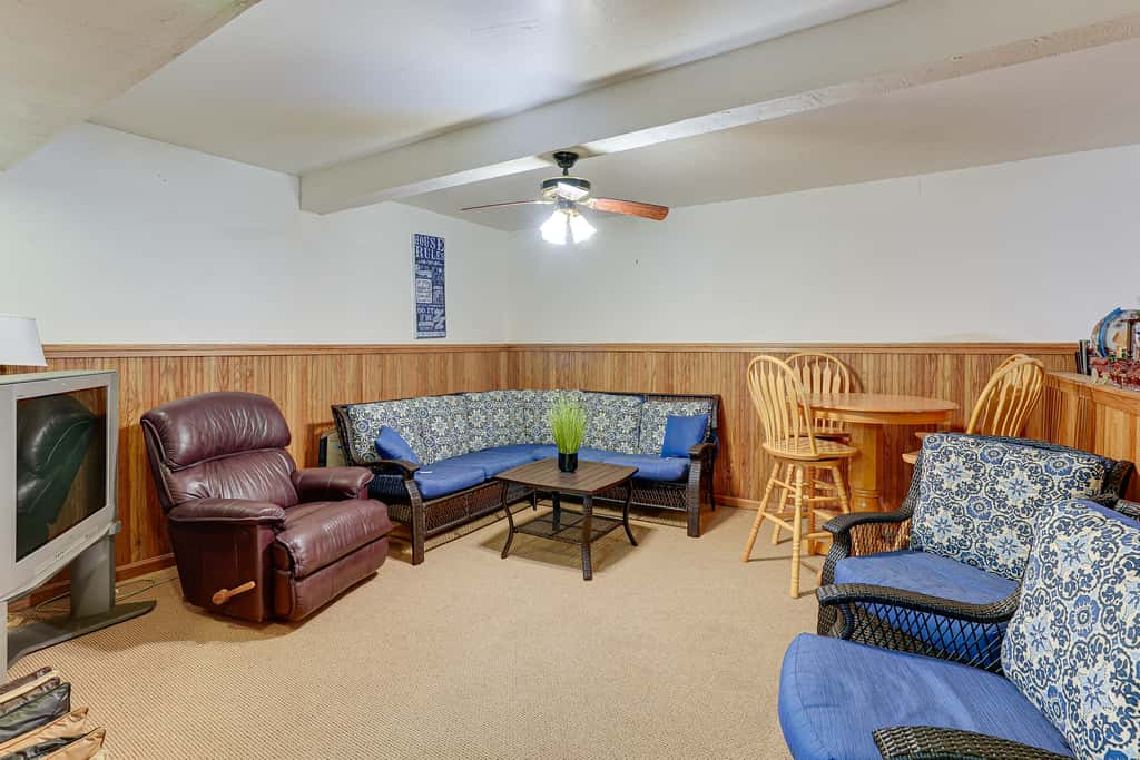 Hike, Fish & Boat Nearby! Bloomington Family Cabin