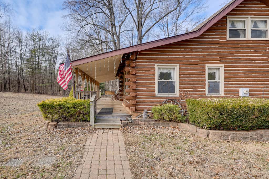 Hike, Fish & Boat Nearby! Bloomington Family Cabin