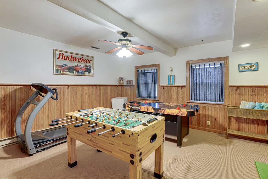 Hike, Fish & Boat Nearby! Bloomington Family Cabin