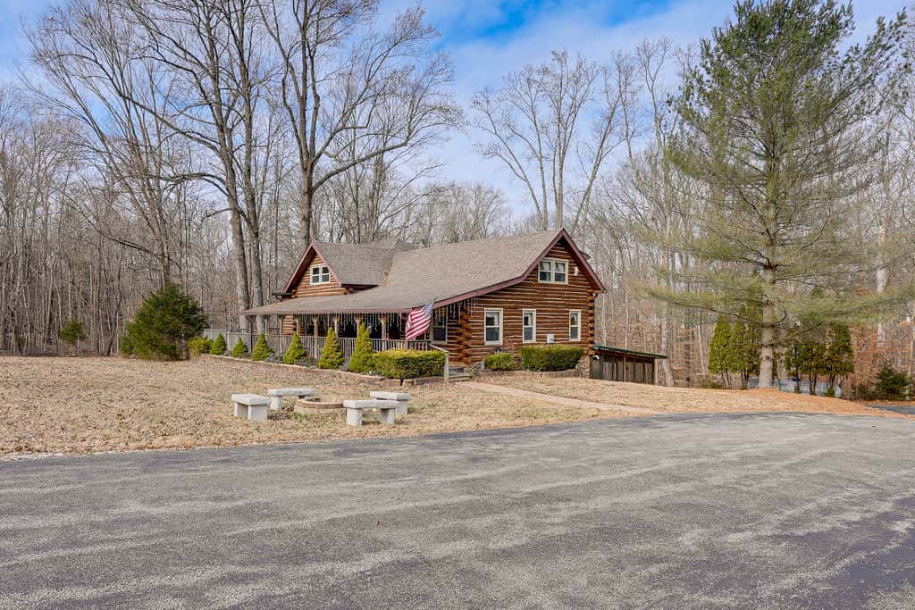 Hike, Fish & Boat Nearby! Bloomington Family Cabin