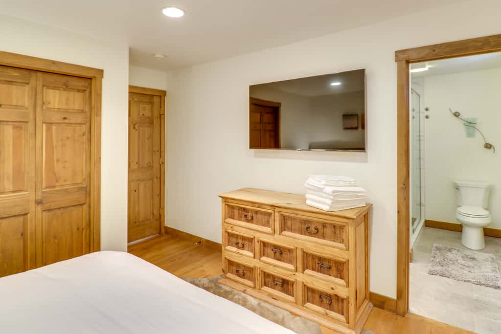 Ski-In/Ski-Out Whitefish Duplex w/ Hot Tub!