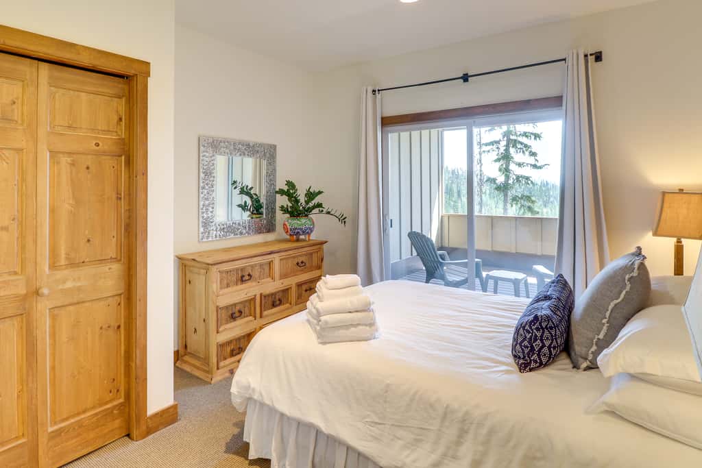 Ski-In/Ski-Out Whitefish Duplex w/ Hot Tub!