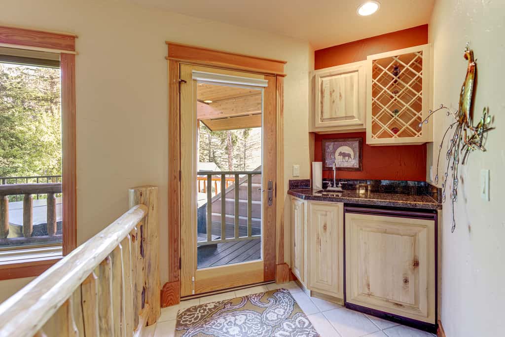 Ski-In/Out, Hot Tub: Spacious Retreat in Whitefish