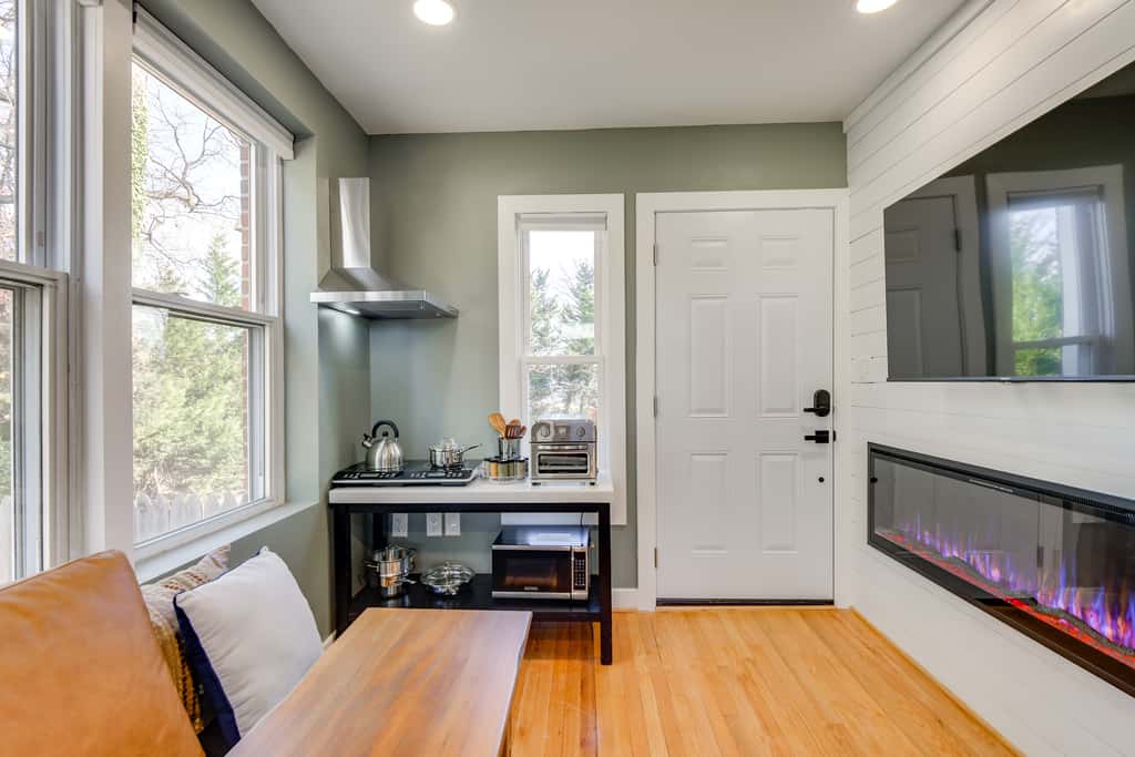 Commuter's Dream! Cheverly Studio 1/2 Mi to Metro