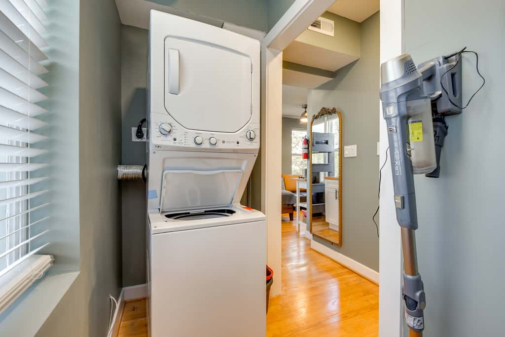 Commuter's Dream! Cheverly Studio 1/2 Mi to Metro