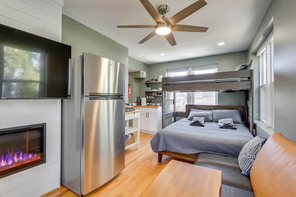 Commuter's Dream! Cheverly Studio 1/2 Mi to Metro