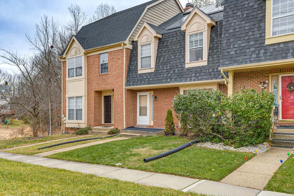 5 Mi to Main St! Comfortable stay in Laurel
