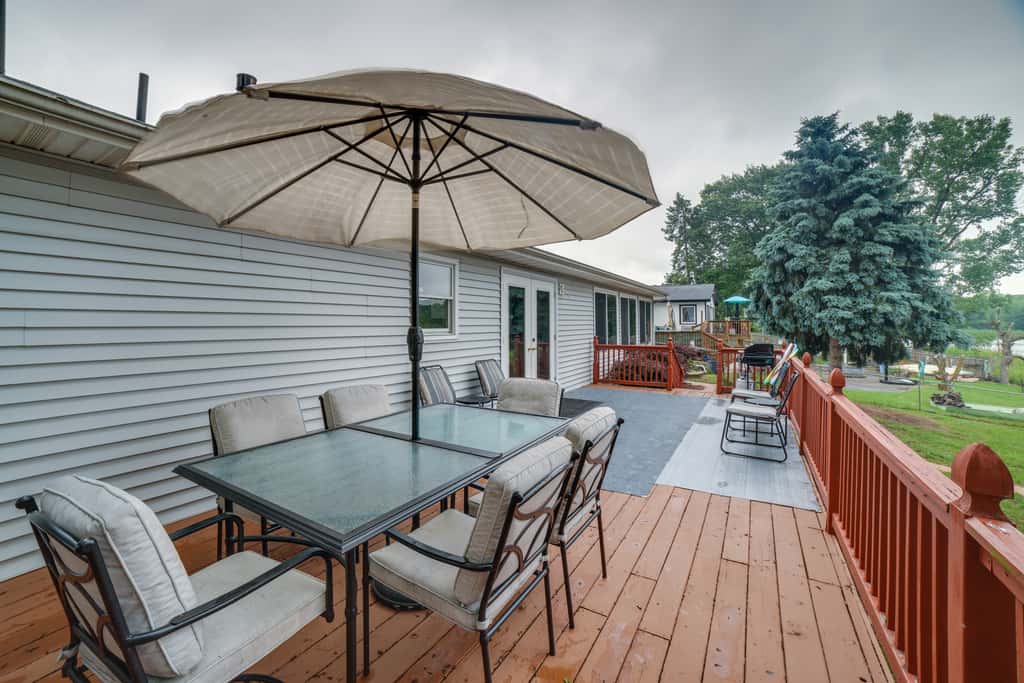 Kayaks & Fire Pits: Waterfront Portage Getaway!