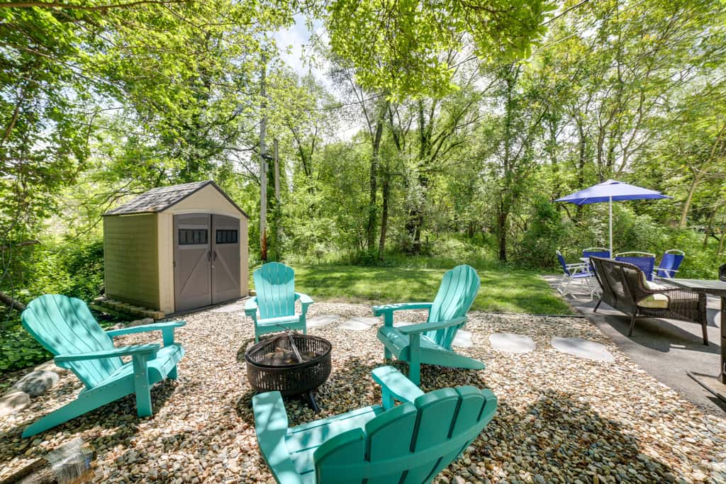 1 Mi to Indiana Dunes Nat'l Park: Home w/ Patio!