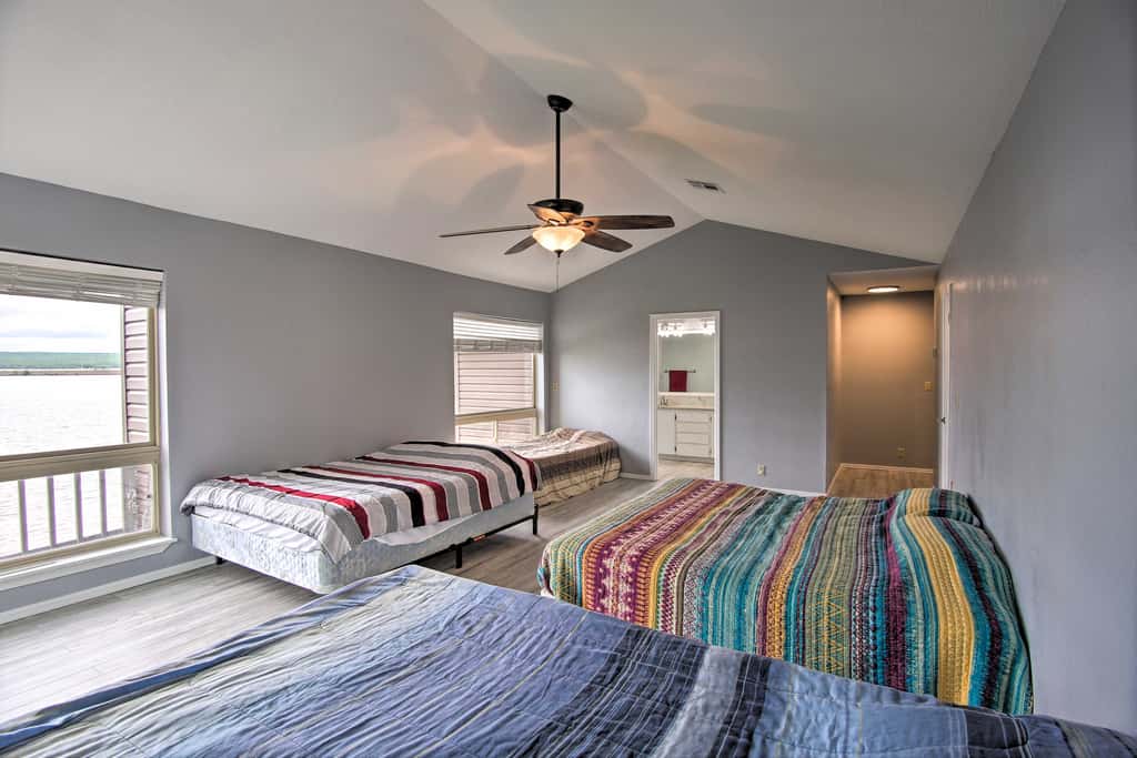 Lakefront Home w/ Private Beach Access!
